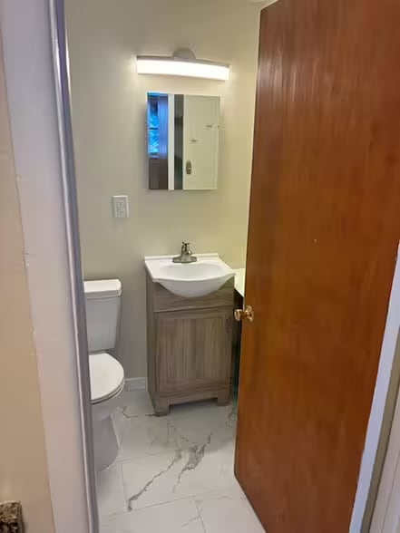 Building Photo - 807 W Madison St