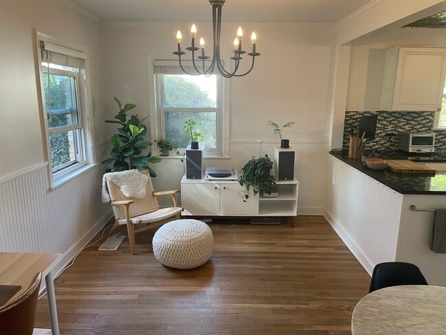 Building Photo - 1614 E 50th St