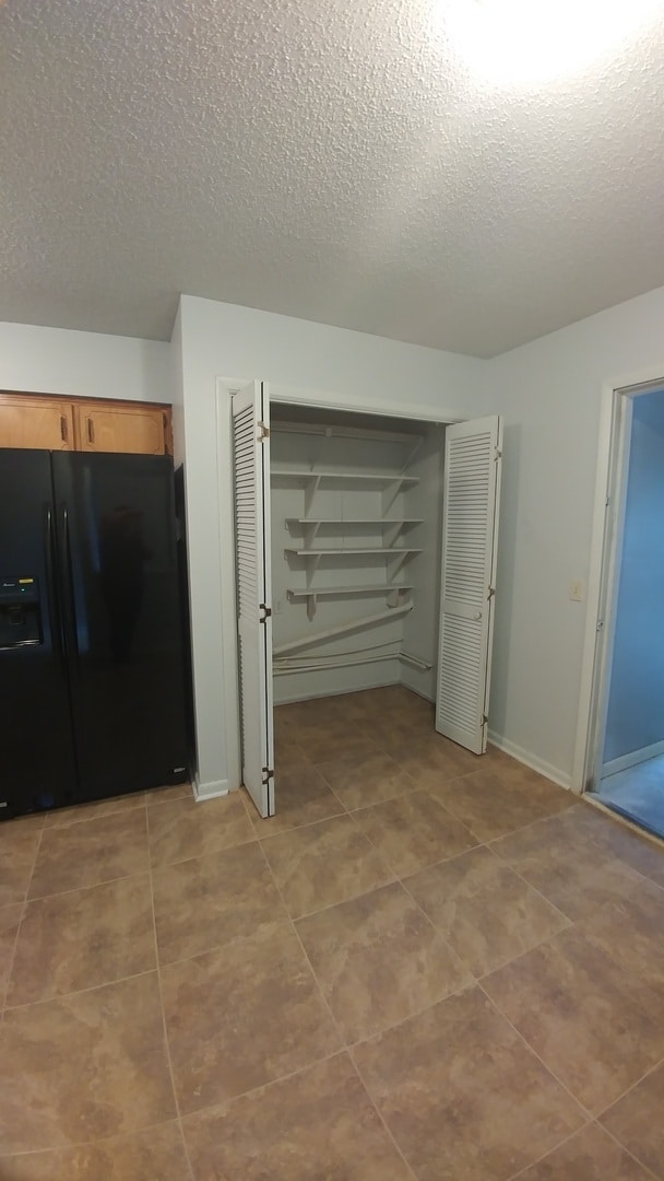 Building Photo - Newly Renovated Beautiful 2 Bedroom Home