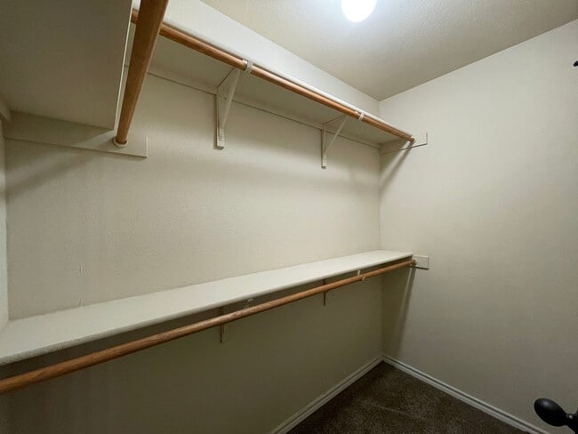 Building Photo - Townhome for rent