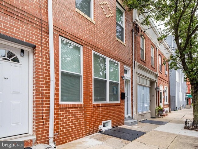 Building Photo - 161 Brown St