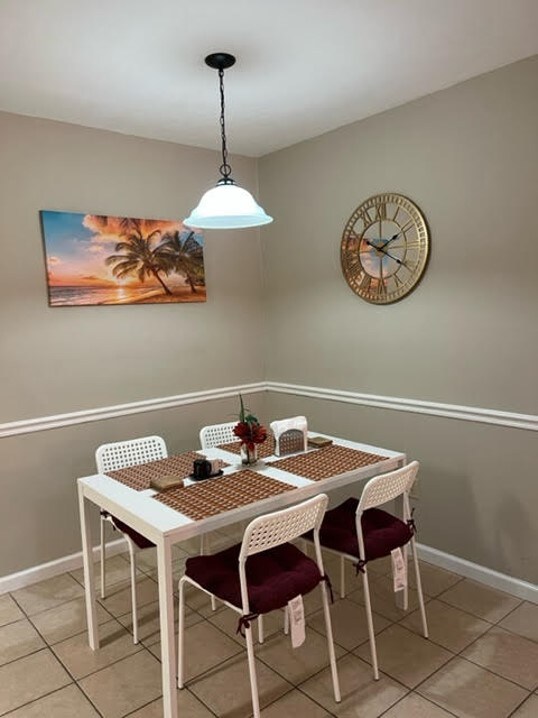 Building Photo - 1700 SW 16th Ct