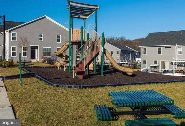 Building Photo - 12 Sassafras Ln