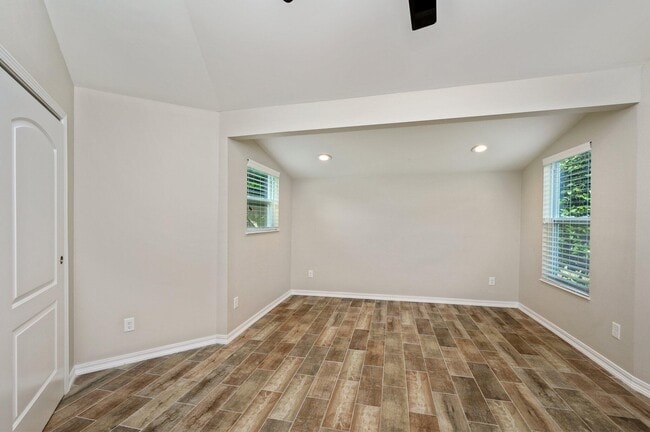 Building Photo - 502 3rd Ave