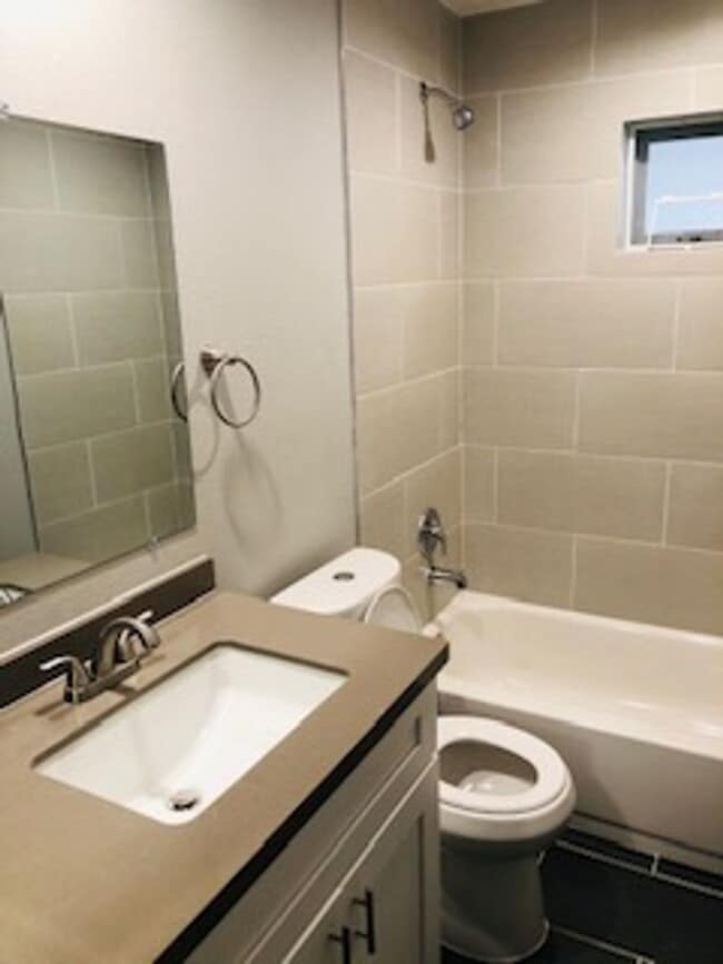 Building Photo - 6823 Amherst St