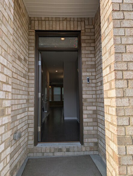 Building Photo - 204 Netherlands Blvd