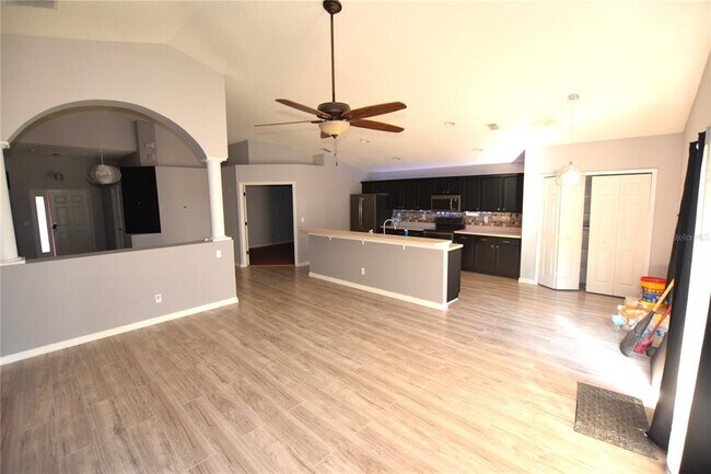 Building Photo - 500 Lake Charles Dr