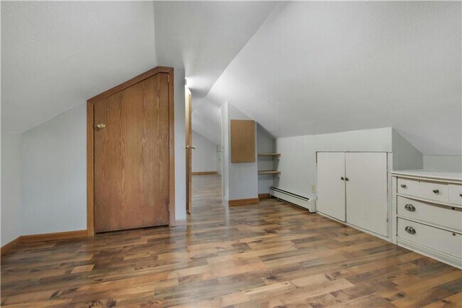 Building Photo - 3 Bedroom Single Home on the North Side of...