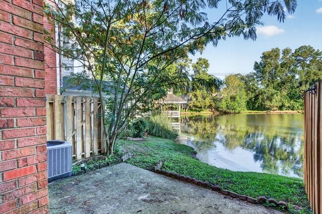 Building Photo - Beautiful Condo Available