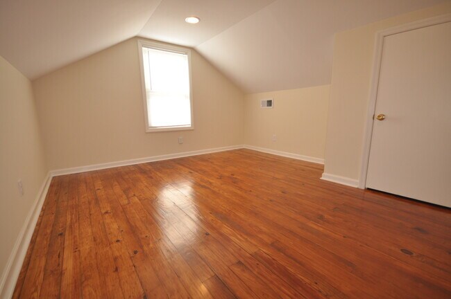 Building Photo - 505 Pyke Rd