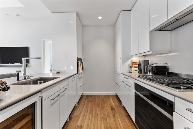 Building Photo - 1 Dalton St