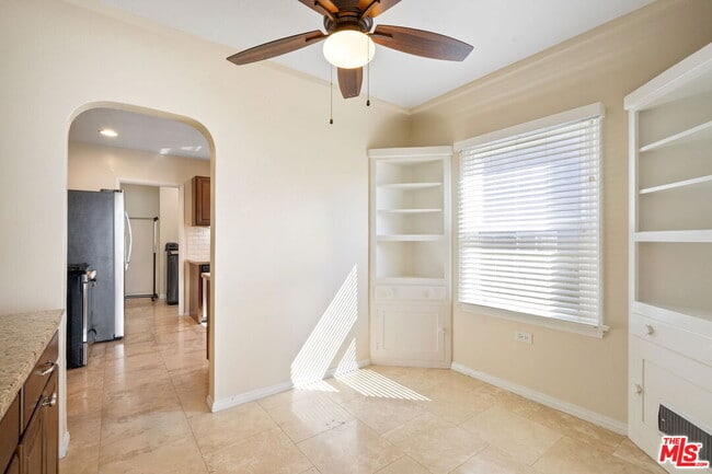 Building Photo - 2148 Prosser Ave