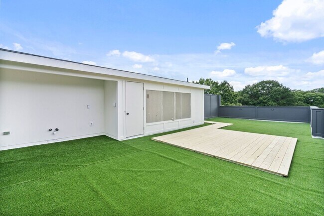 Building Photo - 129 French St