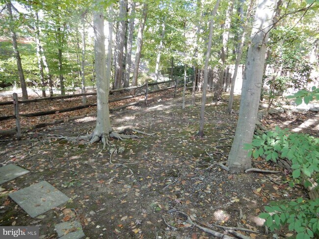 Building Photo - 7014 Maple Tree Ln