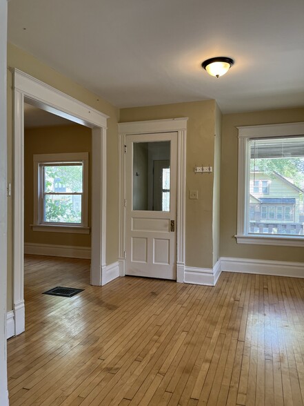 Building Photo - 2139 S Aldrich St