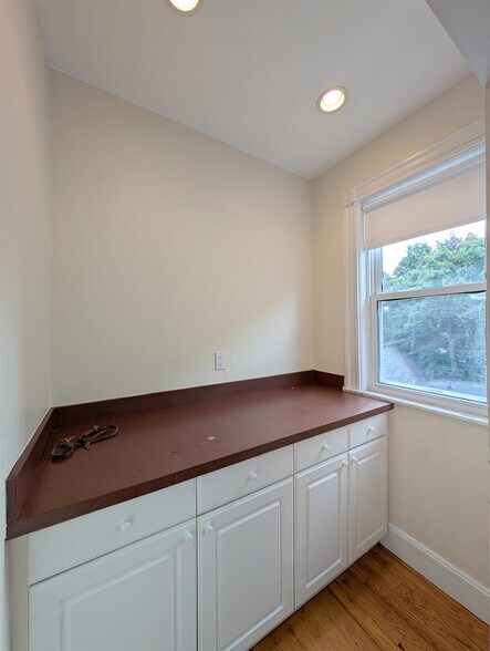 Building Photo - 41 Ossipee Rd