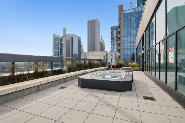 Building Photo - 450 E Waterside Dr