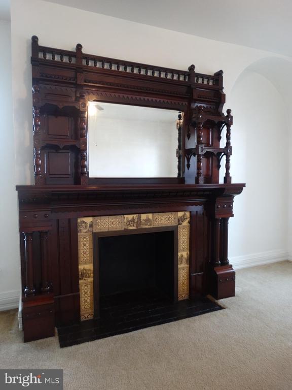 Building Photo - 130 S Antrim Way