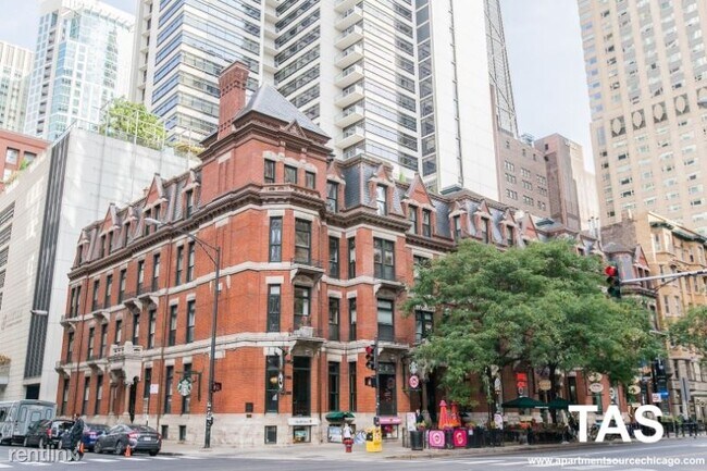 Building Photo - 46 E Chicago Ave