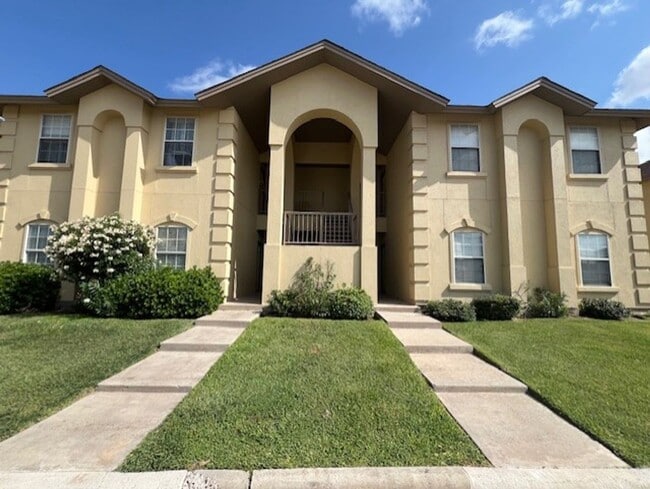Primary Photo - Villas de Cantera