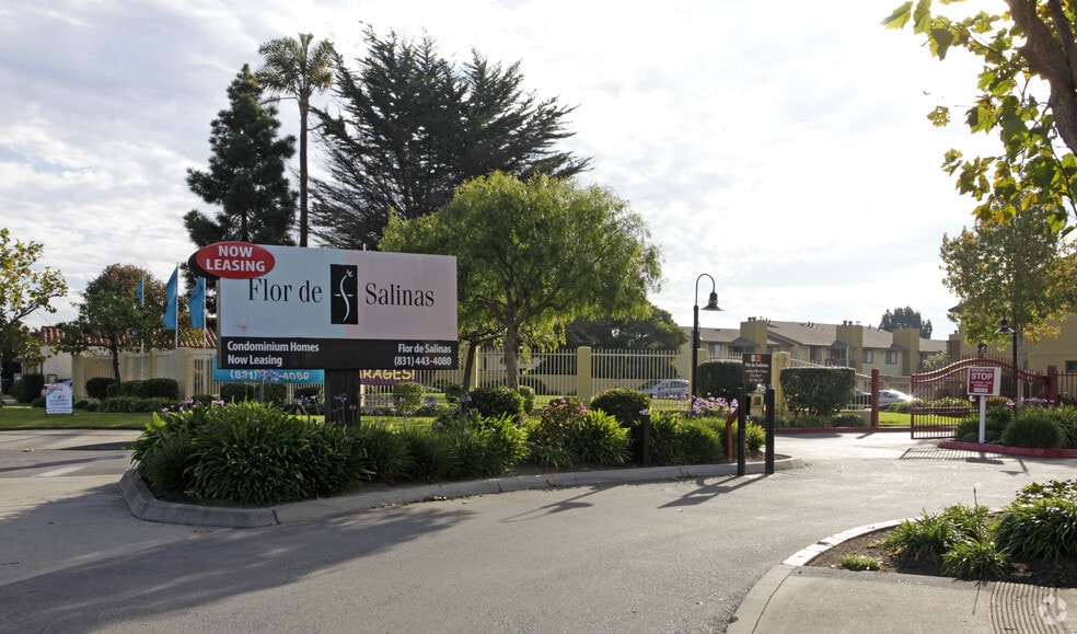 Building Photo - Laurel Grove