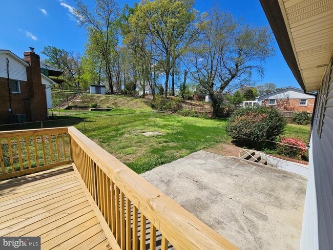 Building Photo - 14236 Caroline St