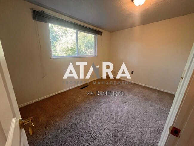 Building Photo - 618 W Anderson Ave