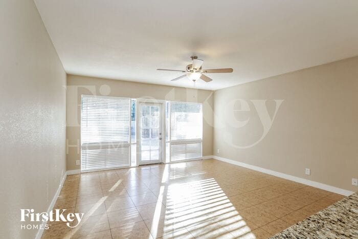 Building Photo - 5015 N 20th Ave