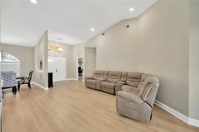 Building Photo - 4617 Basswood St
