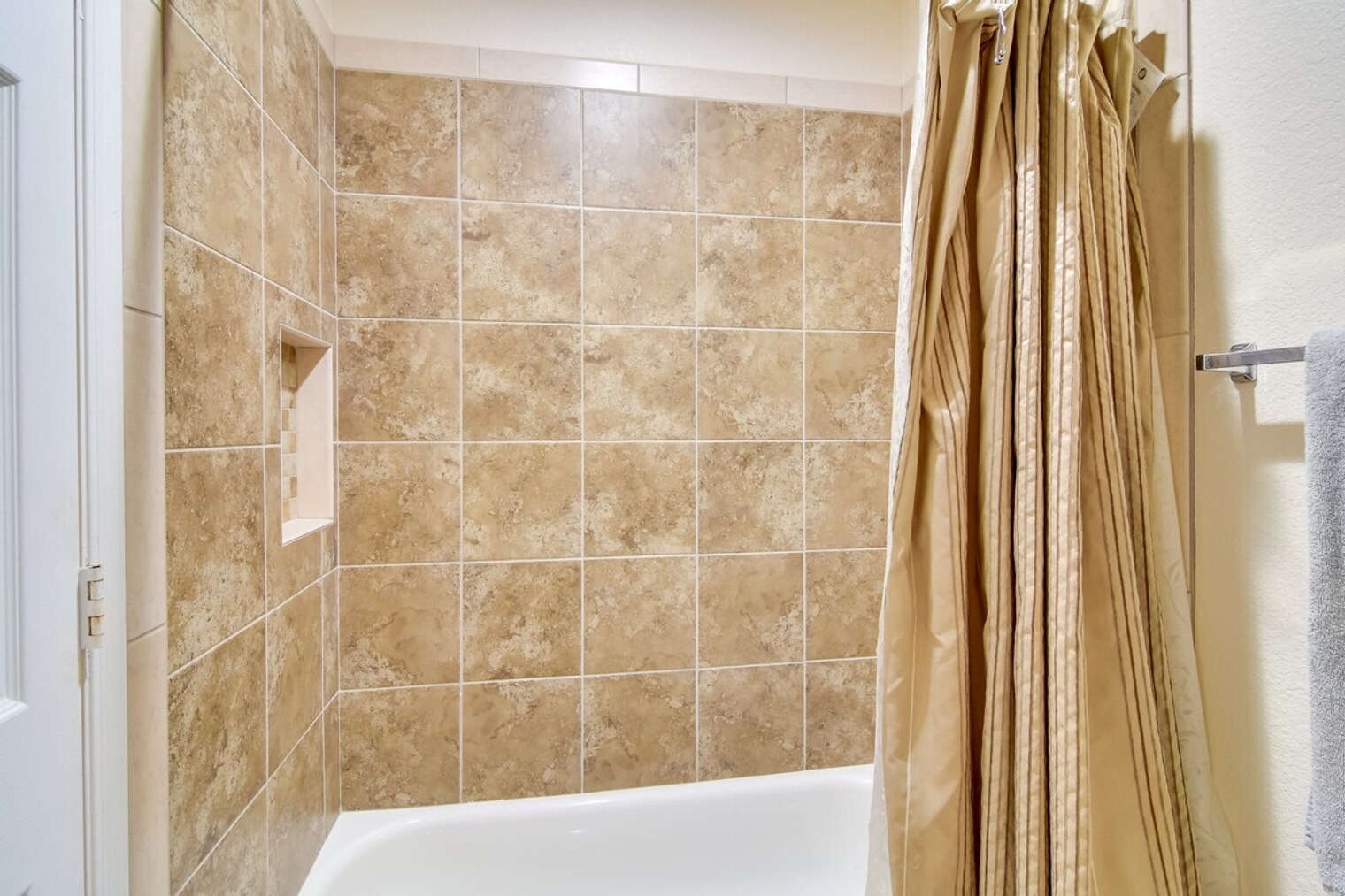 Building Photo - 9450 E Becker Ln