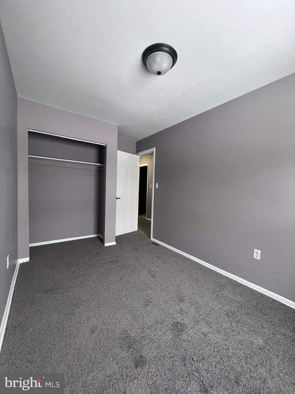 Building Photo - 120 Hopkins Ct