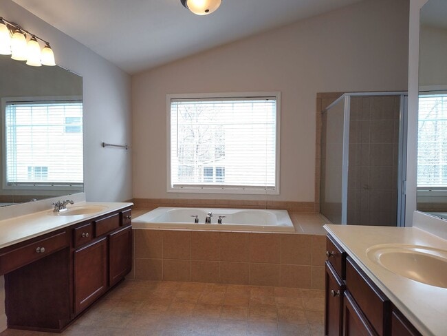 Building Photo - Stunning 2 Story, 4 Bedroom, 4.5 Bath Home Located in the Bridgemill Community in SC!