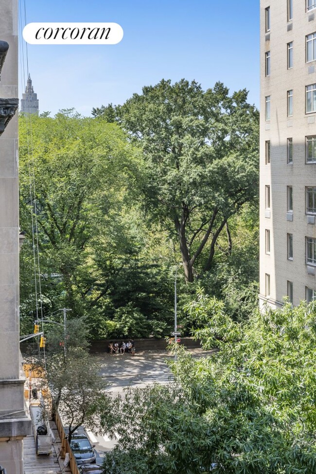 Building Photo - 8 E 74th St