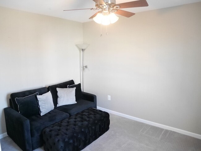 Building Photo - Stunning 5-Bedroom, 3.5-Bathroom Fully Furnished Home for Rent