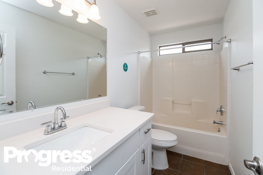 Building Photo - 328 S 89th St