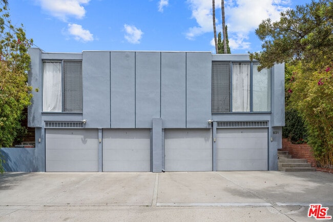 Building Photo - 631 Pier Ave