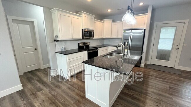 Building Photo - 3 Mallow Ln