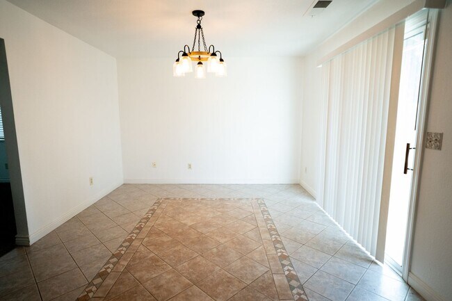Building Photo - 1185 Partridge Dr