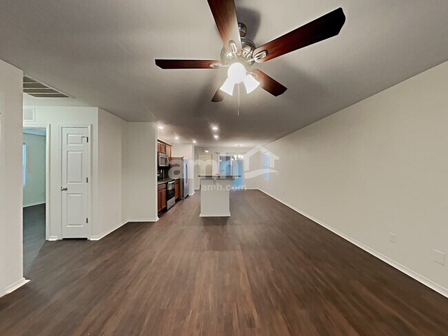 Building Photo - 4541 N Elsinore Ave