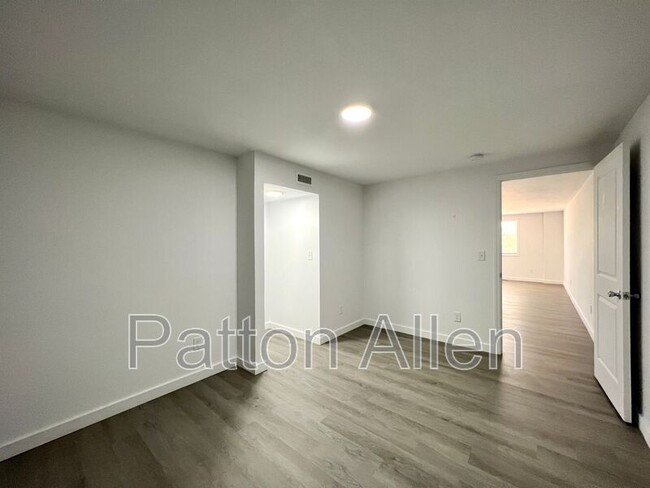 Building Photo - 4 Swager Dr