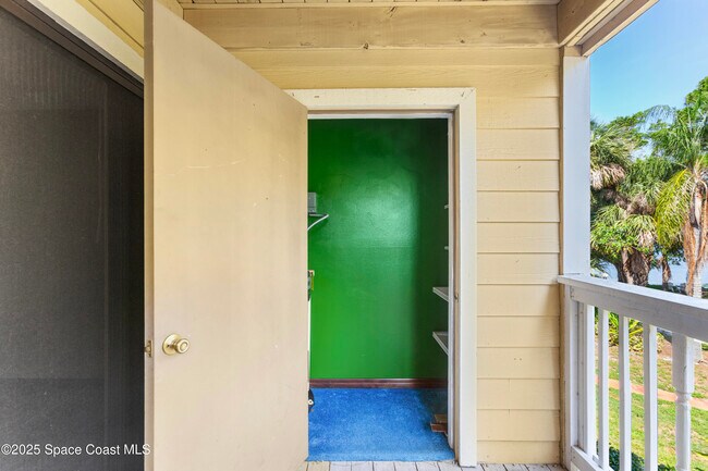 Building Photo - 225 S Tropical Trail