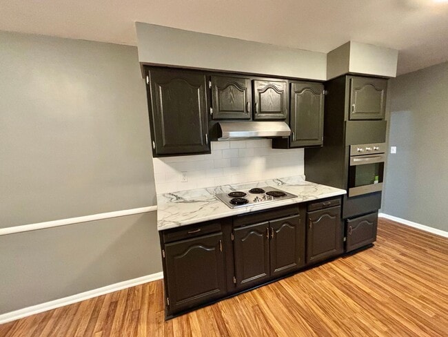 Building Photo - $1395 Charming 3-Bedroom Ranch Near Ball State & Ball Memorial!