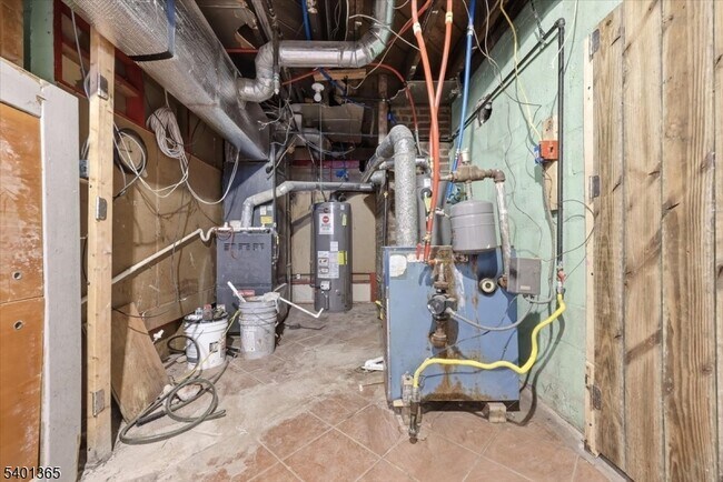 Building Photo - 274 Crawford Terrace