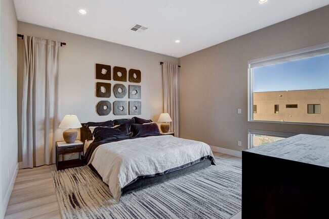 Building Photo - Mesa Ridge Luxury Oasis Feathertop