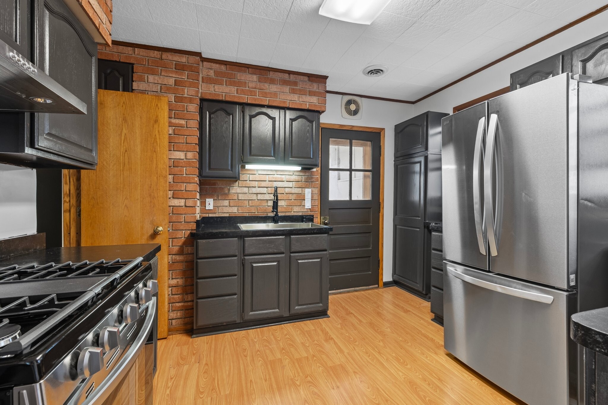 Building Photo - 2856 S Throop St