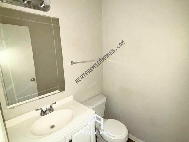 Building Photo - 708 Lehman Dr