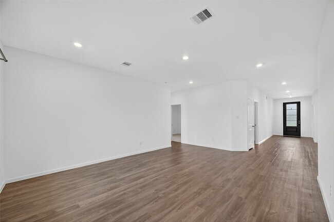 Building Photo - 3013 Myrtle Bch Ln