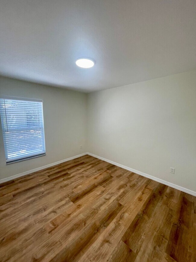 Building Photo - Renovated 3-Bed Home with Modern Upgrades ...