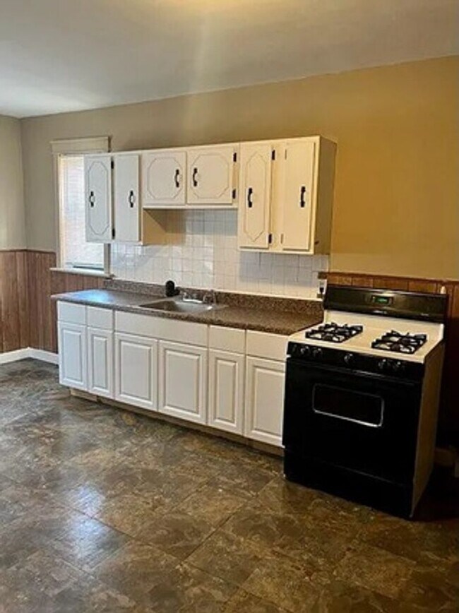 Building Photo - 6402 Idaho Ave