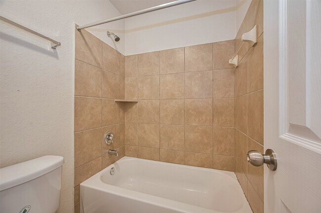 Building Photo - 2315 Zephyr Ln